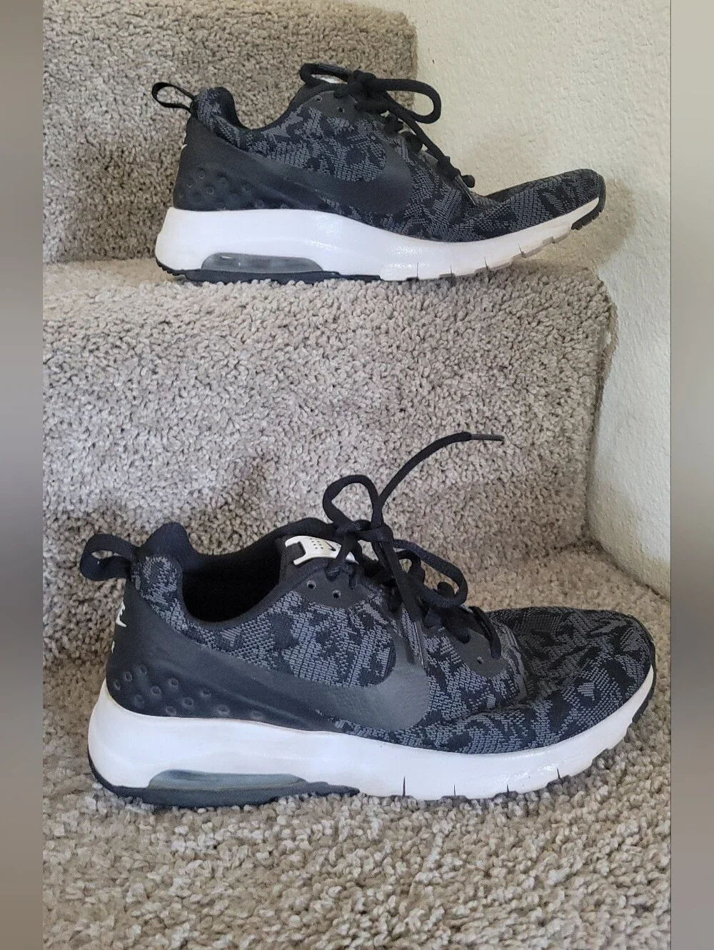 Nike Women's Air Max Motion LW ENG sneakers Size 6.5